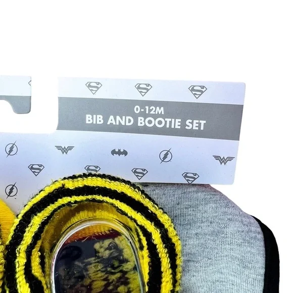 DC Comics Batman Baby Bootie + Hat Set - Picture 3 of 6